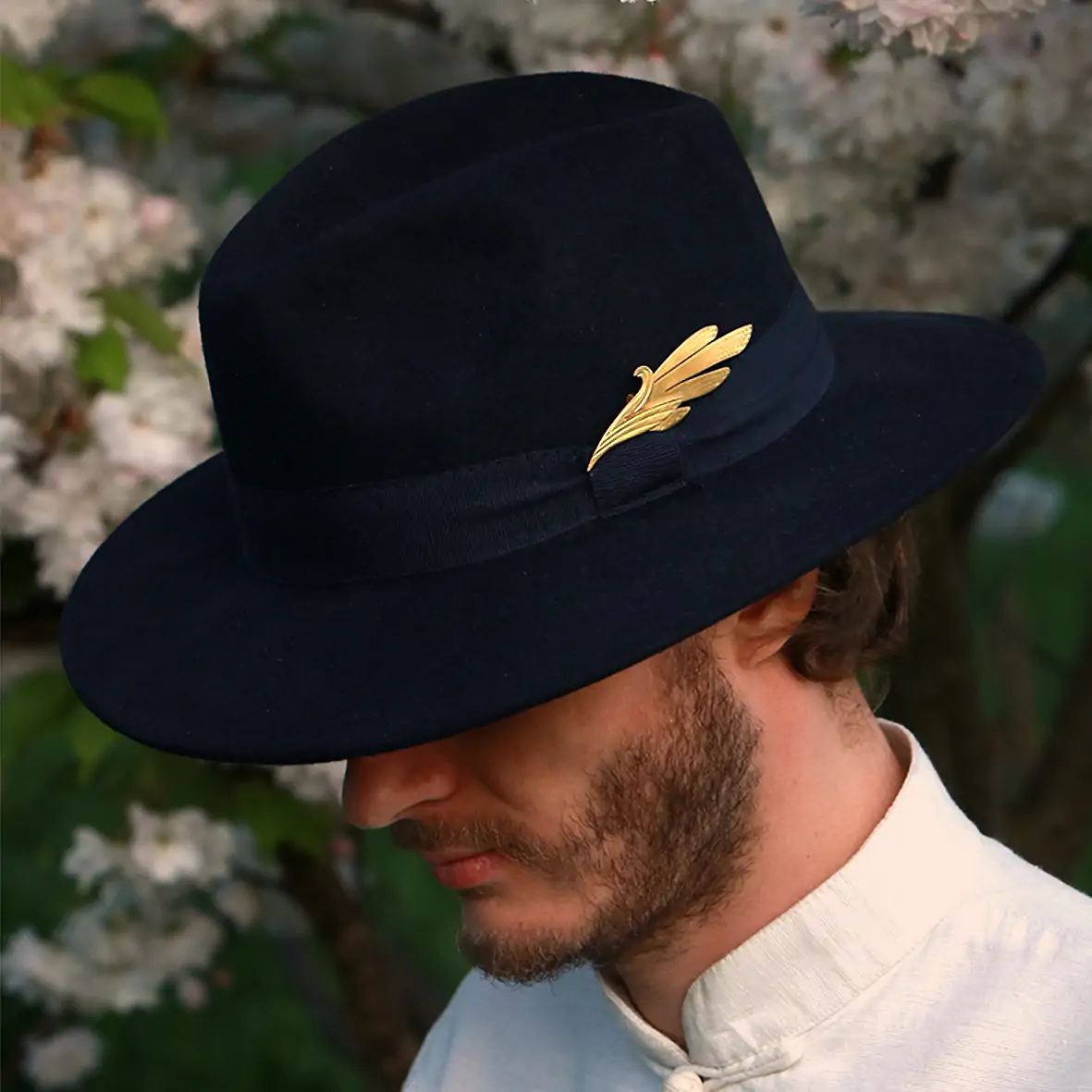 KIM JUDE Broche à chapeau broche fait main