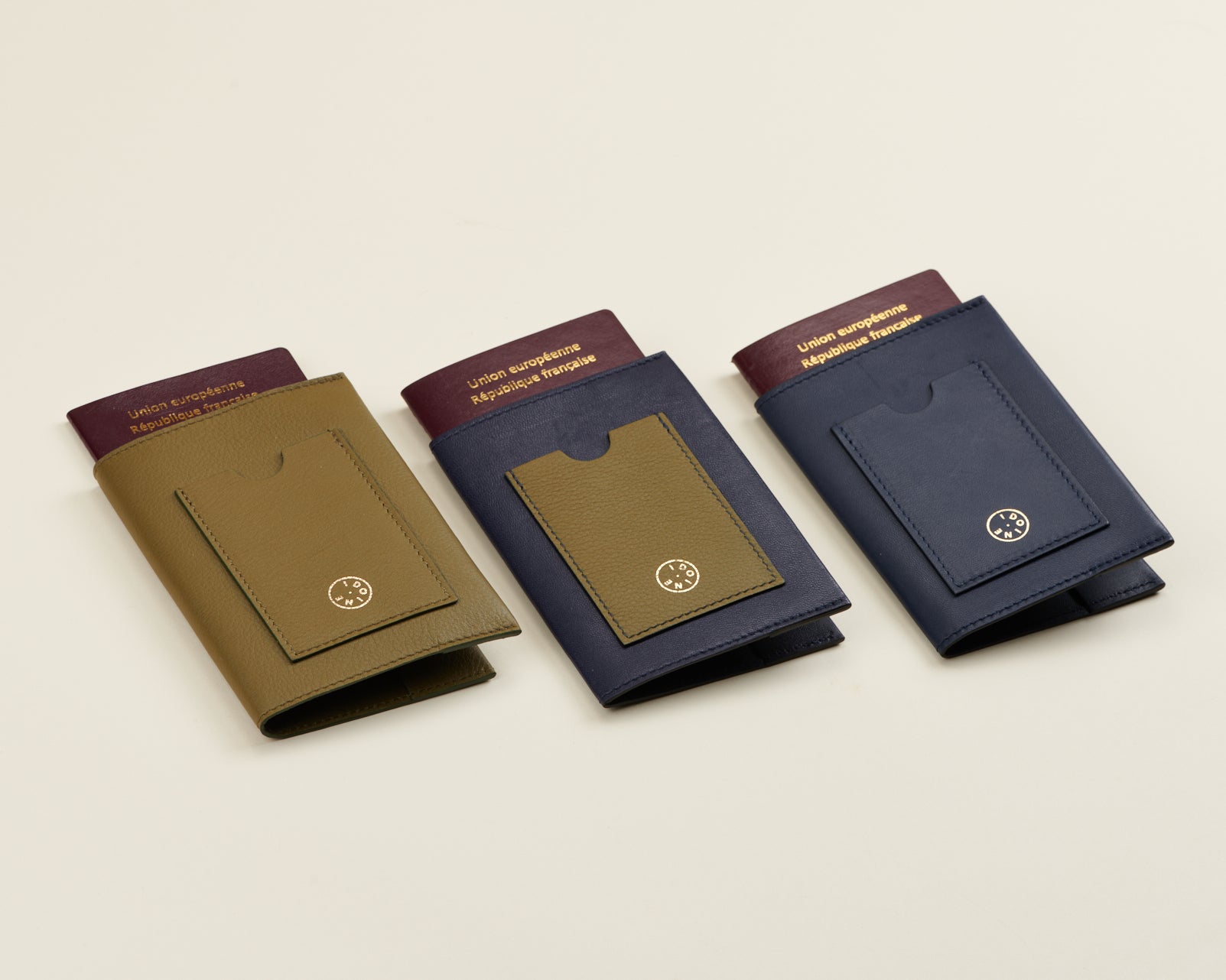 Idoine Kaki porte-passeport cuir sans initiales