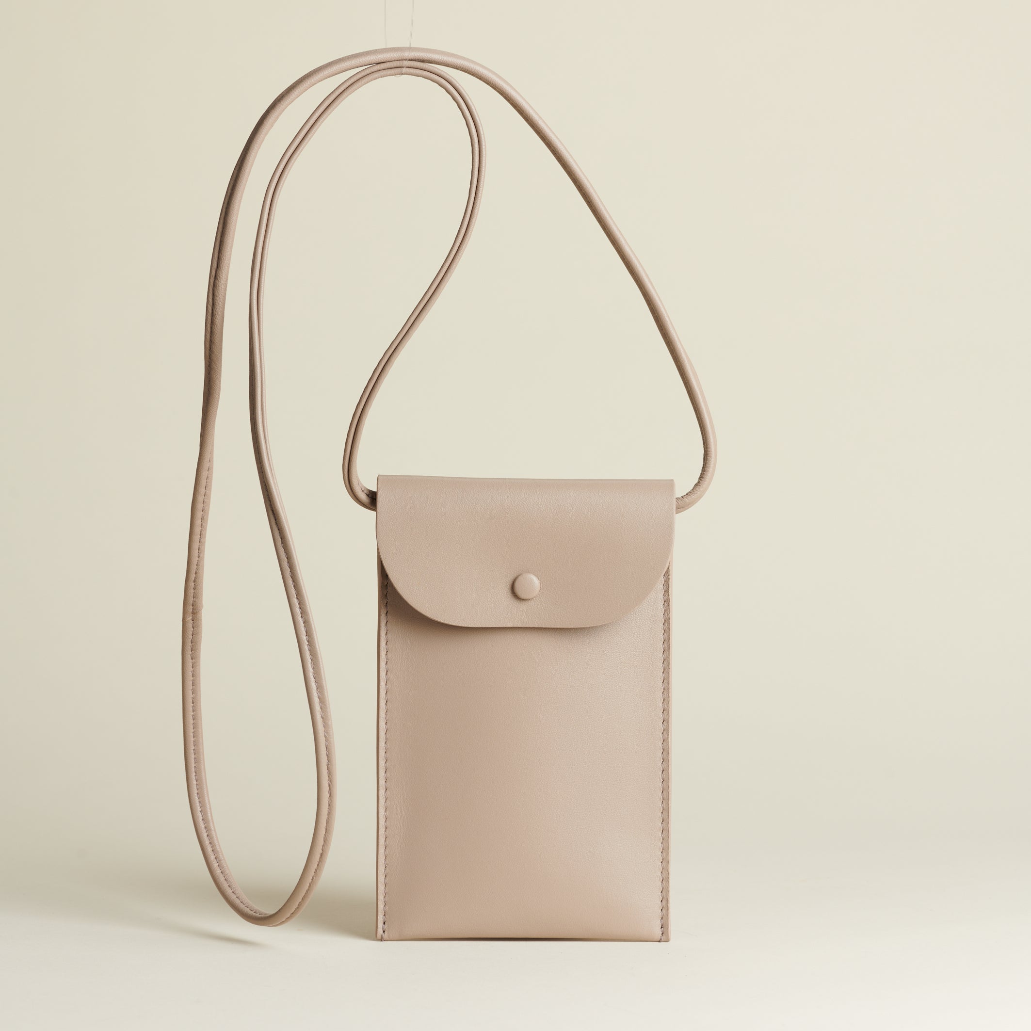 Idoine Pochettes Taupe pochette smartphone cuir agneau