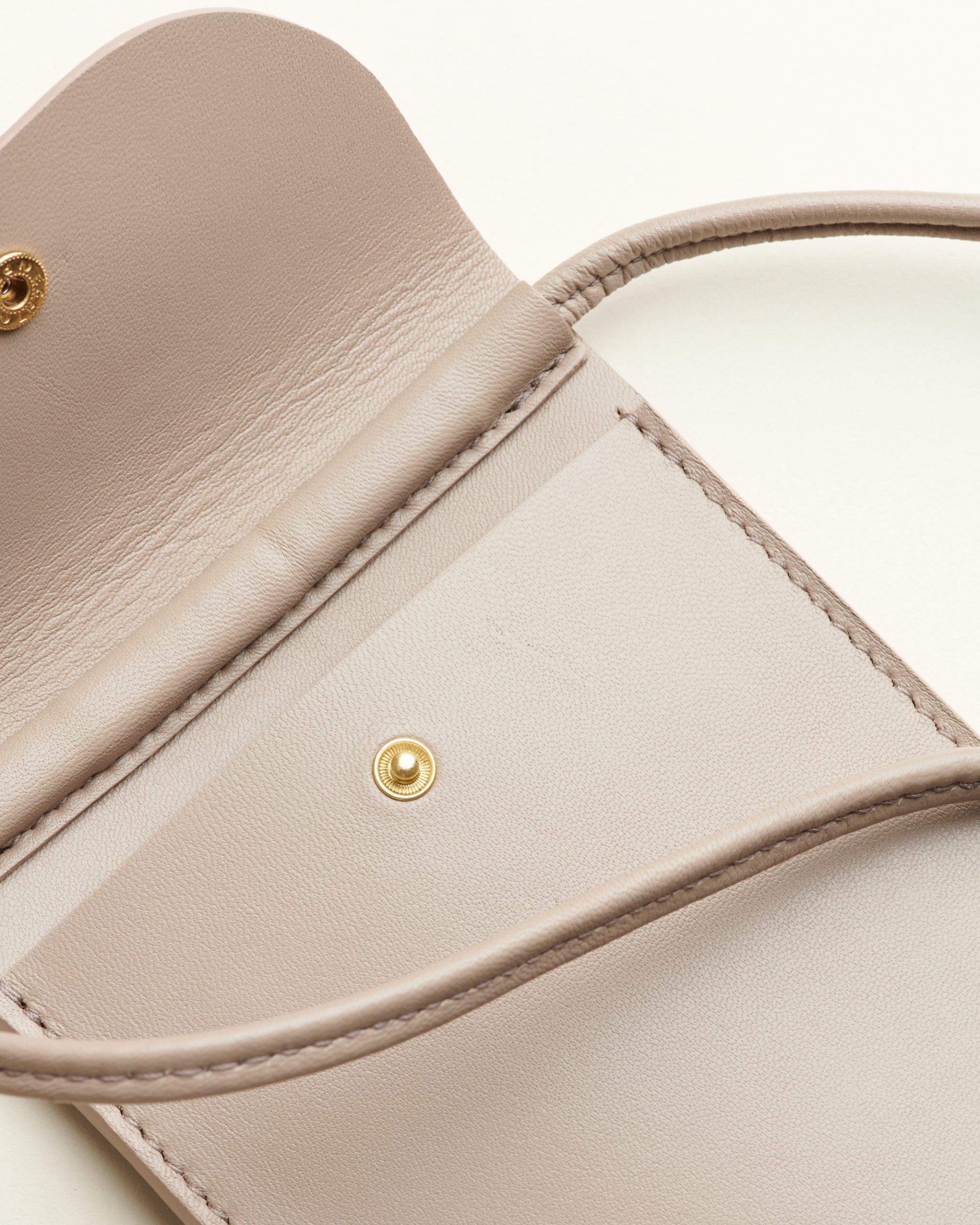 Idoine Pochettes Taupe pochette smartphone cuir agneau