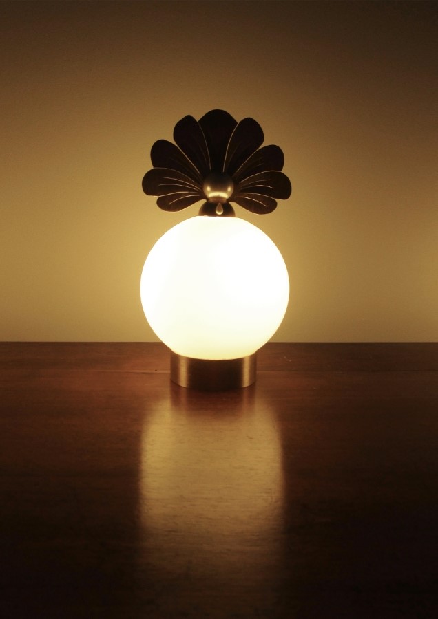 KIM JUDE Botanica Margareta lampe laiton ciselé