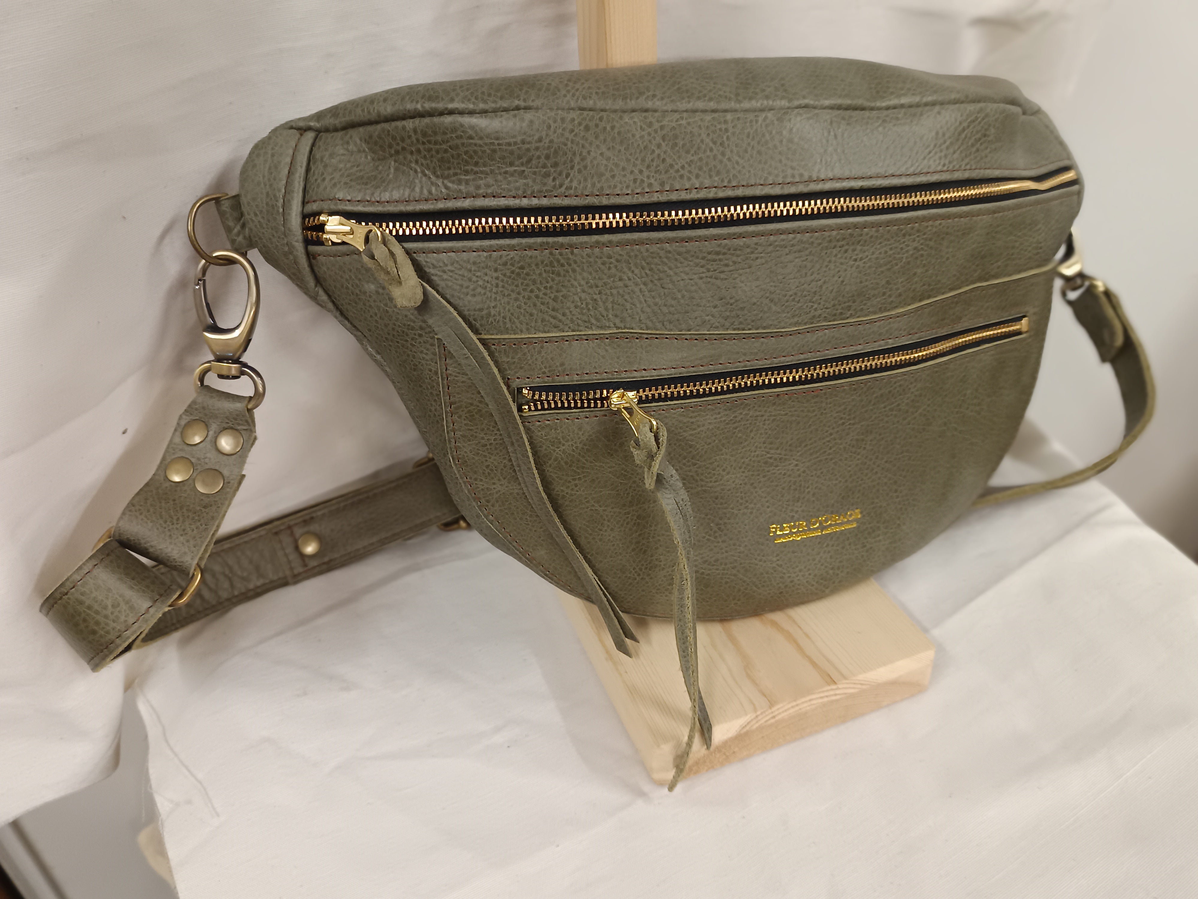 Fleur d’Orage Sac Banane XL banane cuir vert kaki italien