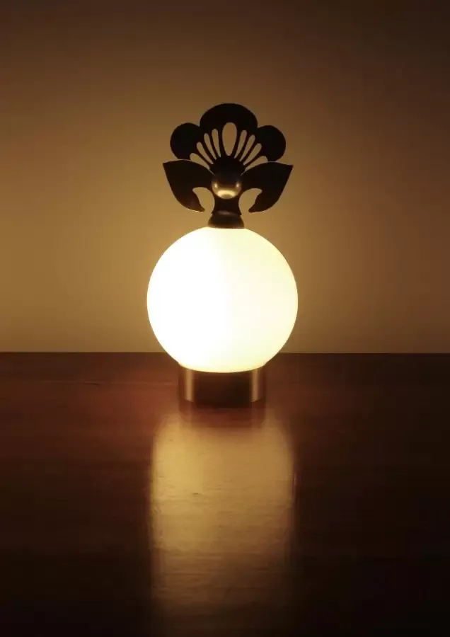 KIM JUDE Botanica Rosa lampe laiton verre blanc