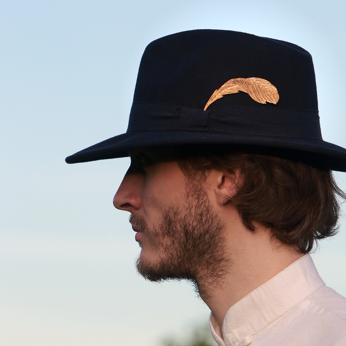 KIM JUDE Broche à chapeau broche fait main